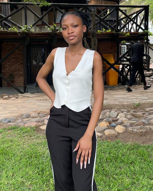Portrait of Omphile Mmereki